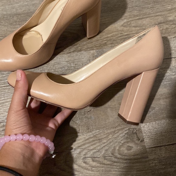 Tan Heels - Picture 2 of 4